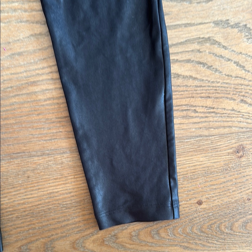 Black Faux Leather Leggings Koral Medium costume Sandy from Grease - Picture 4 of 4